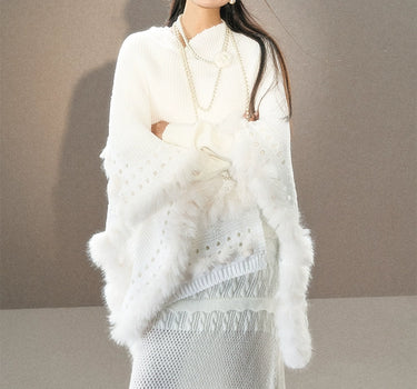 underpass - White A-line stitching furry knitted shawl top