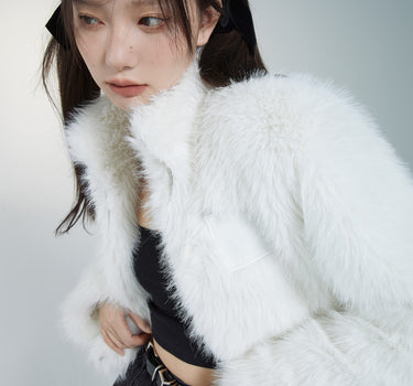 underpass - Pure white long fur coat